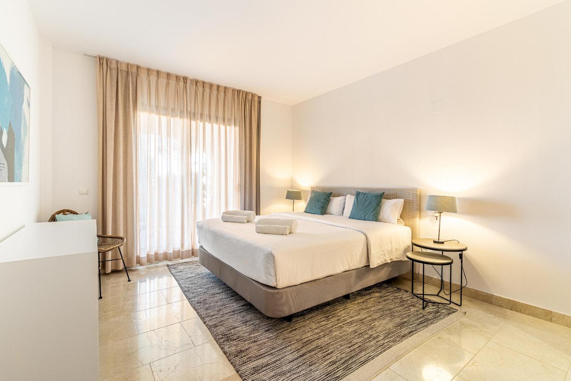 Large 3-Bedroom Nestled In Golf Paradise Эстепона Экстерьер фото